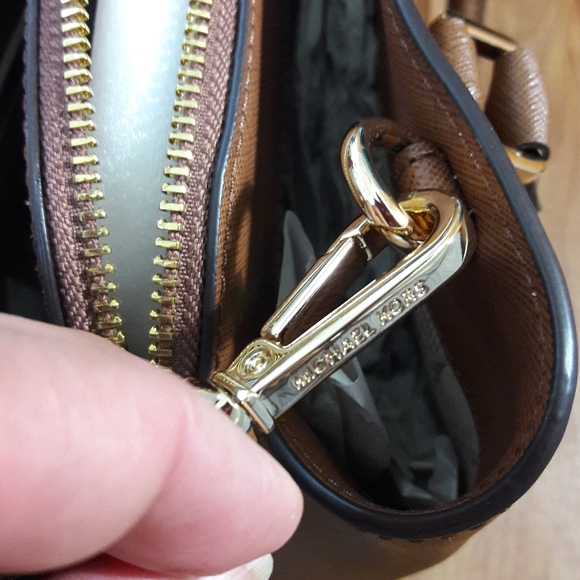 Michael Kors Camille Brown Leather Sarchel - Picture 10 of 16